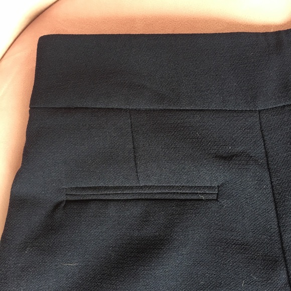 F21 Navy pleated high waisted shorts - Picture 4 of 8